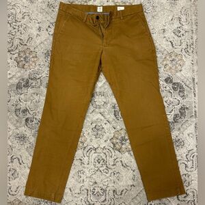 Gap Slim fit chino pants